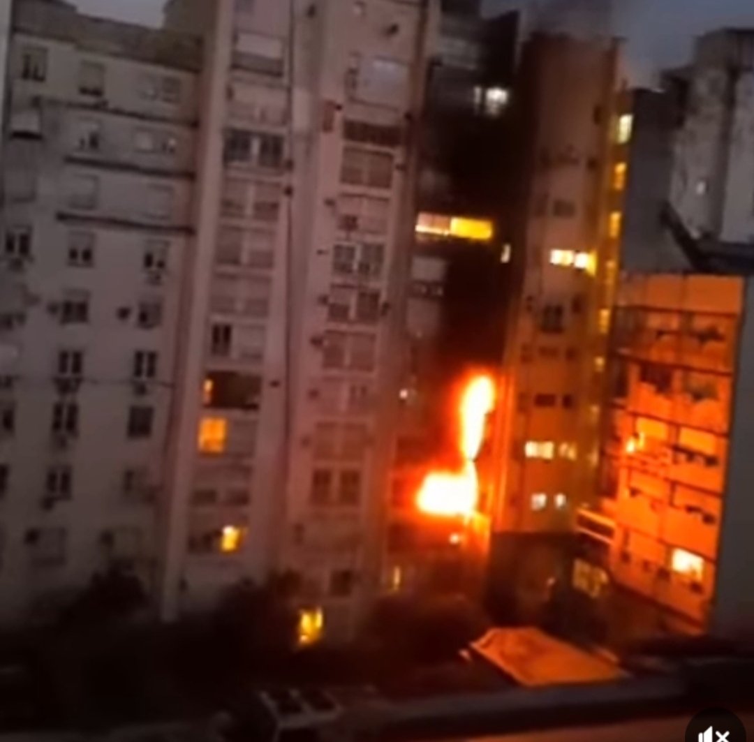 Incendio en Recoleta: cinco personas fueron asistidas tras el fuego en un edificio