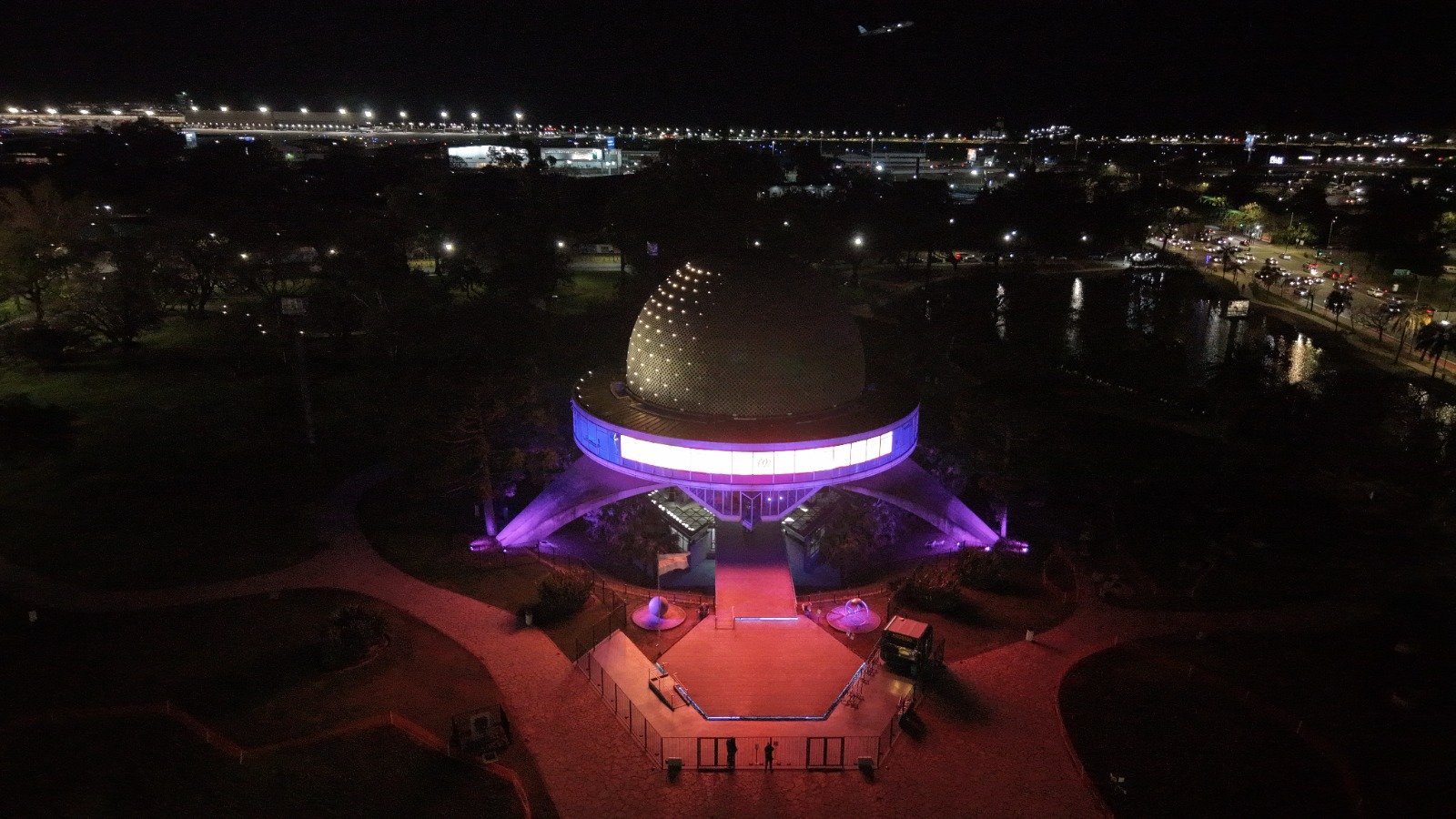 Ciudad renovó la iluminación del Planetario: 390 nuevas luces interactivas para un ícono porteño