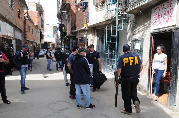 Dos detenidos en Villa 31: suman 60 antecedentes y les secuestran más de 1.400 dosis de droga