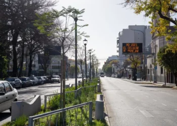 Finalizó la renovación de la avenida Fernández de la Cruz en Villa Riachuelo.