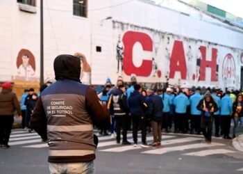 Caba: Operativos de seguridad en partidos de Boca y Los Pumas: más de 200 actas, 69 trapitos demorados y tres detenidos