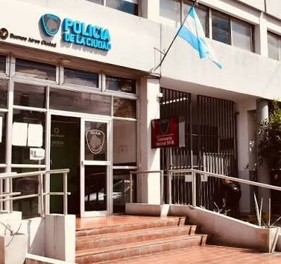 Detuvieron a tres personas acusadas de cometer un robo en poblado y en banda en Once